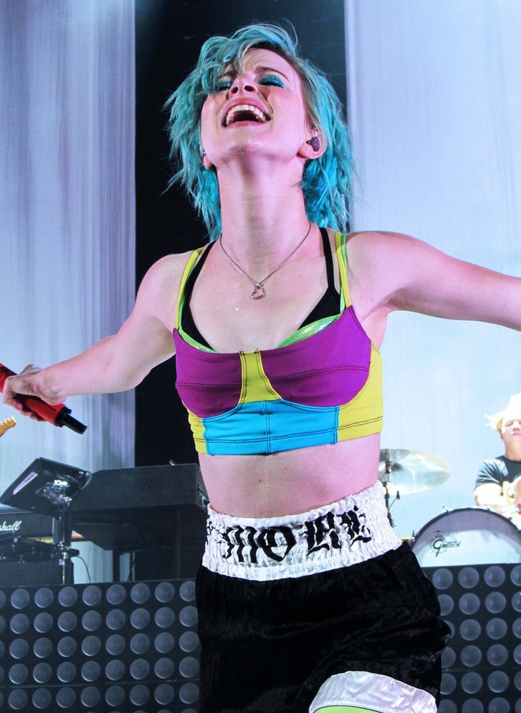paramore_otd's tweet photo. 16th August 2014 - Verizon Wireless Amphitheatre Irvine, CA 2014 https://t.co/8RAxYL2zi7