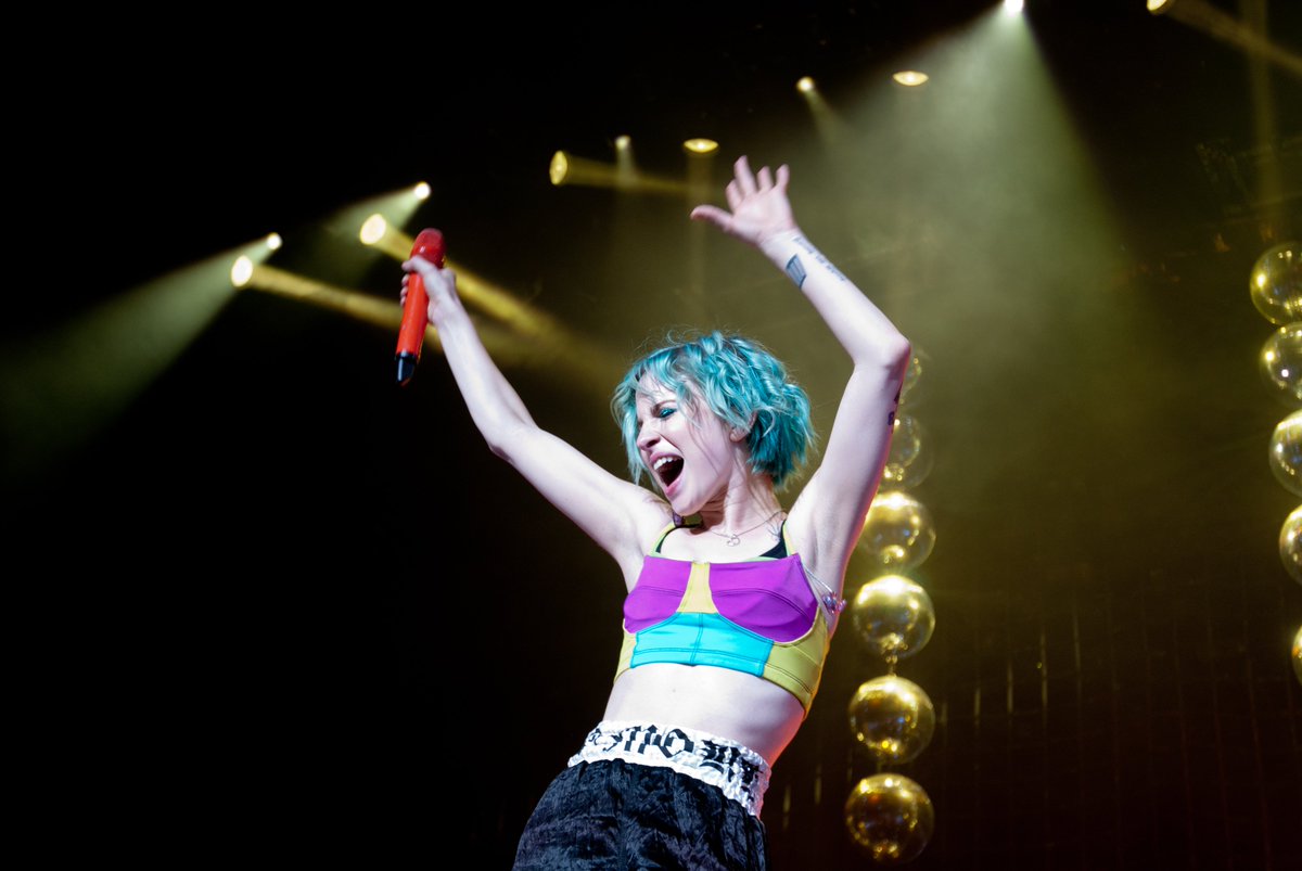 paramore_otd's tweet photo. 17th August 2014 - Sleep Train Pavilion, Concord, CA
#paramore #hayleywilliams #Concord https://t.co/0AEEwfukbc