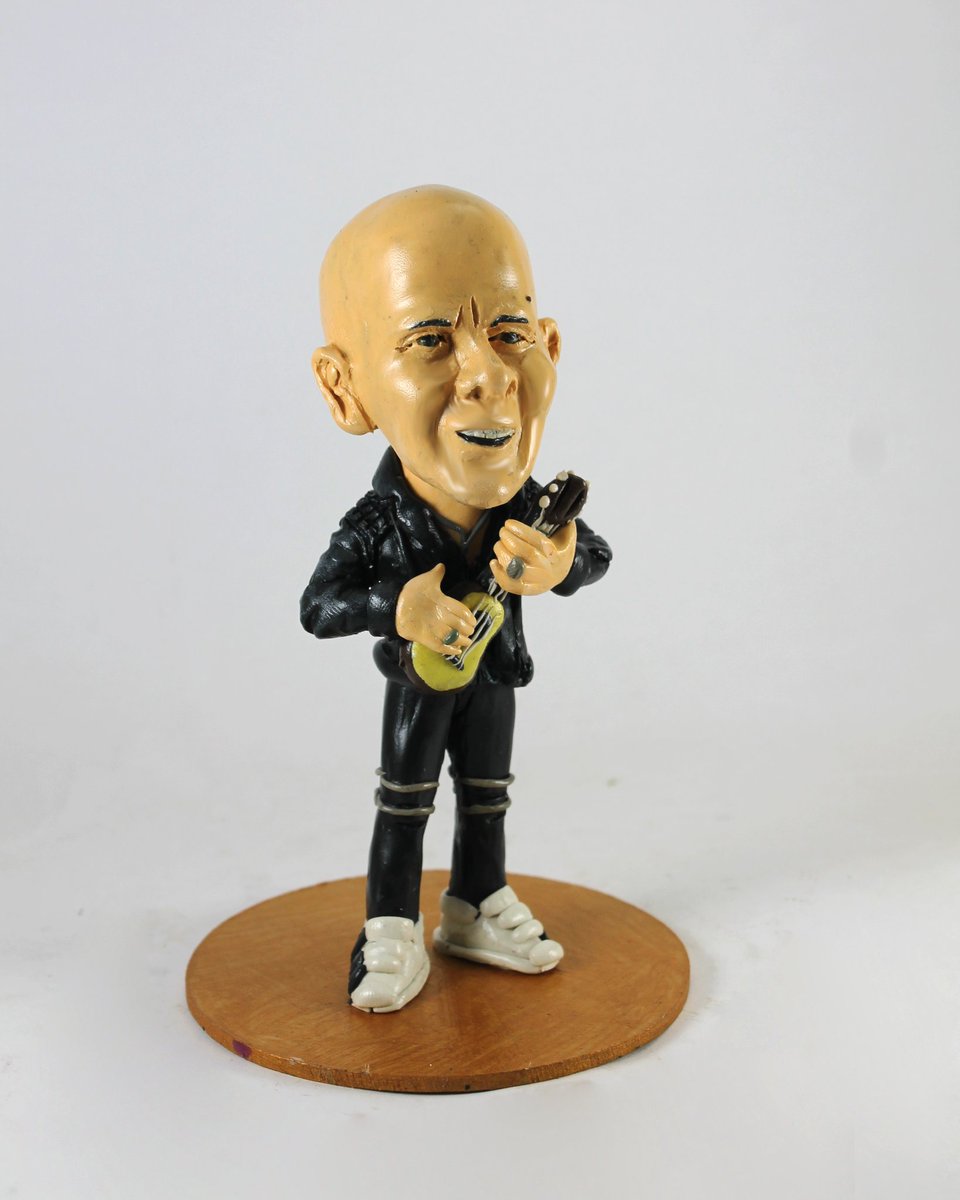 Plastifiguras's tweet photo. Feliz cumple crack. Éxitos y muchas bendiciones. Aquí un presente con mucho cariño, respeto y admiración. @gianmarcomusica #plastilina #plastifiguras #Gianmarco https://t.co/HWom5OOEQi