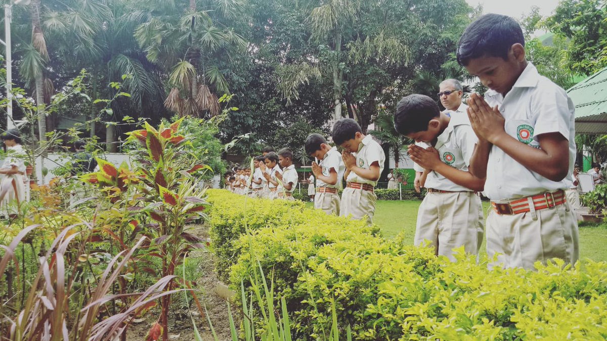 jsabegusarai's tweet photo. Very Special event in a school of begusarai, awareness regarding environment n save trees...
भारद्वाज गुरुकुल,पनहास,बेगुसराय में रक्षाबंधन से एक दिन पूर्व हर वर्ष वृक्षाबंधन उत्सव मनाया जाता है। इस वर्ष भी 14 अगस्त को भी बच्चों के द्वारा यह किया गया।
@JalShaktiAbhyan https://t.co/4LHhi8N8hR