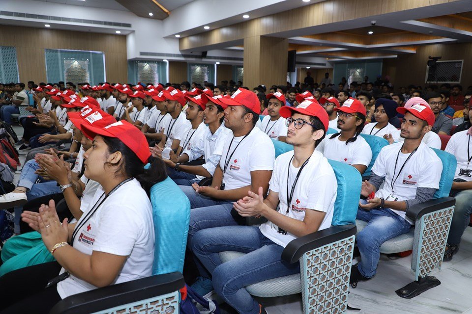 Chandigarh_uni's tweet photo. #ChandigarhUniversity in association with #IndianRedCrossSociety launches #FirstAidTrainingProgram

Shri Avinash Rai Khanna, national general secretary, #BJP and Vice-Chairman of #IRCS congratulated the first batch of 60 student volunteers who would undergo 3 day training program https://t.co/HvJCqap6cV