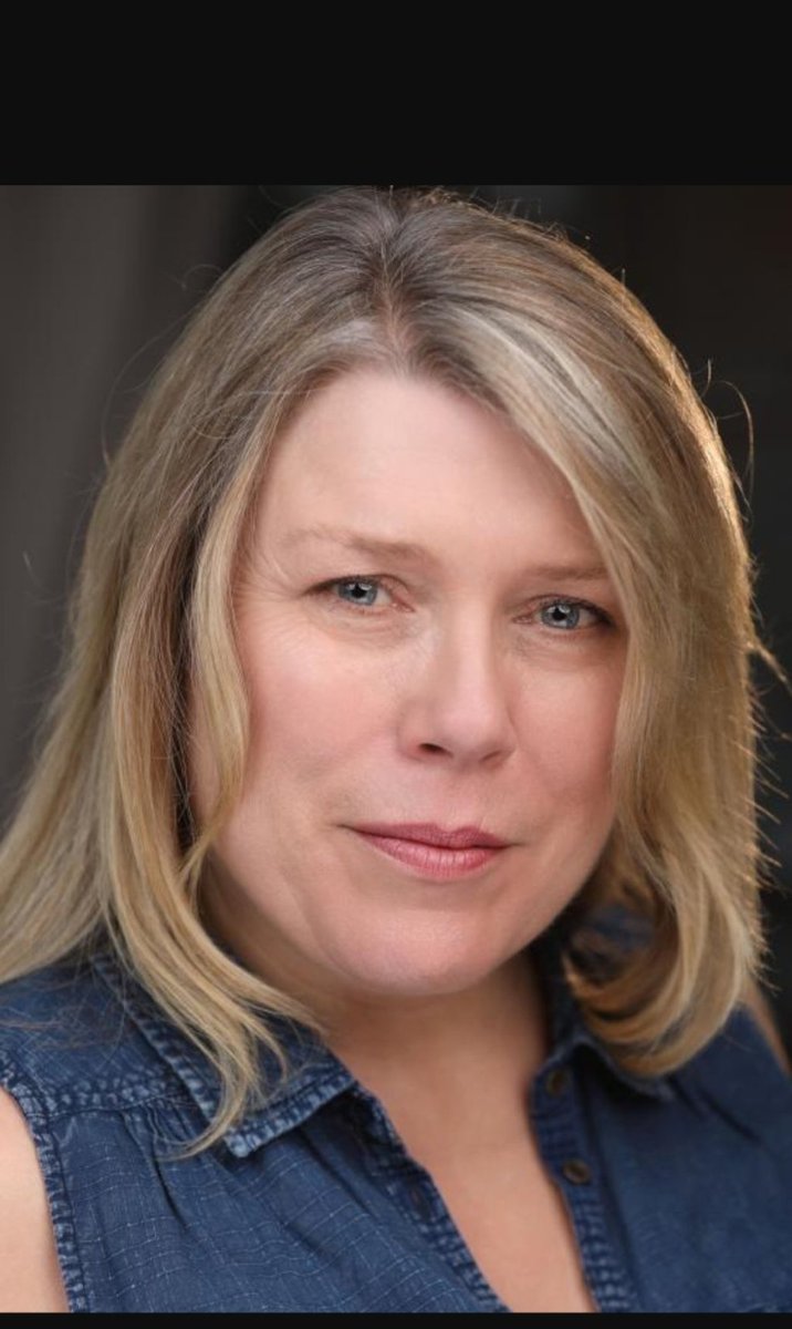 ElaineC_reviews's tweet image. Buzzing by Debbie Bird theatreandartreviews.wordpress.com/2019/08/17/buz…