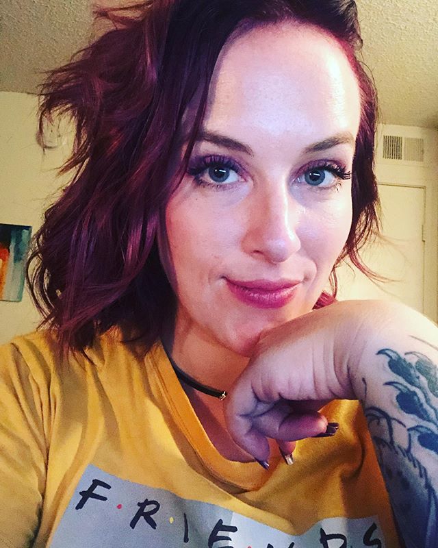RachaaelBrand's tweet photo. I’m GRATEFUL 💐 #rebranding #rachaaelbrand #usmc #femalemarine #mom #pastelhair #purplehair #magentahair #fridayvibes #real #realconversations #brain #rewiringthebrain #motivationalquotes #meditation #betterme #domore #bemore https://t.co/Oc6fjBLX2T https://t.co/09BMAUBdMa