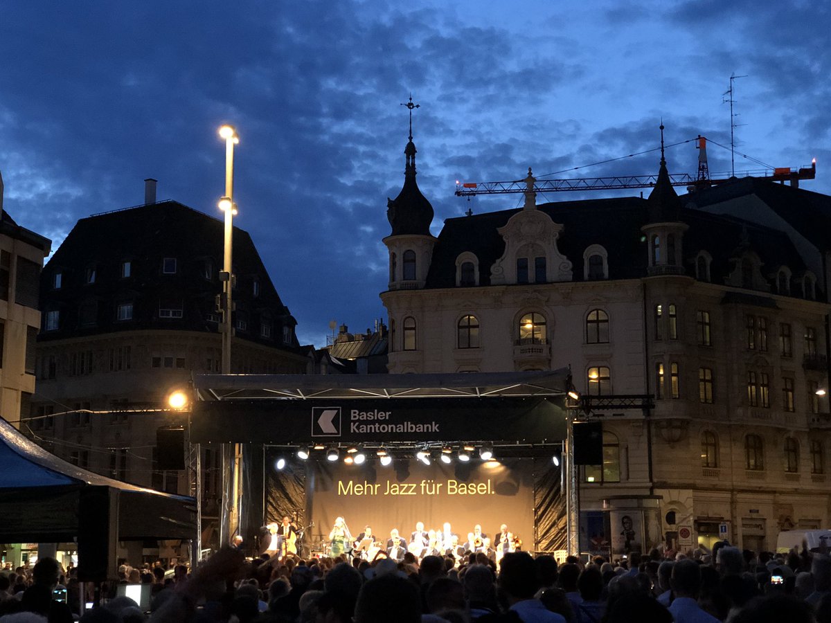 baselcommunity's tweet photo. #Basel #Music @imfluss_basel  Em Bebbi Sy #Jazz #WhoDidItBetter ❤️ #BaselLife https://t.co/vr7m51Z5GF