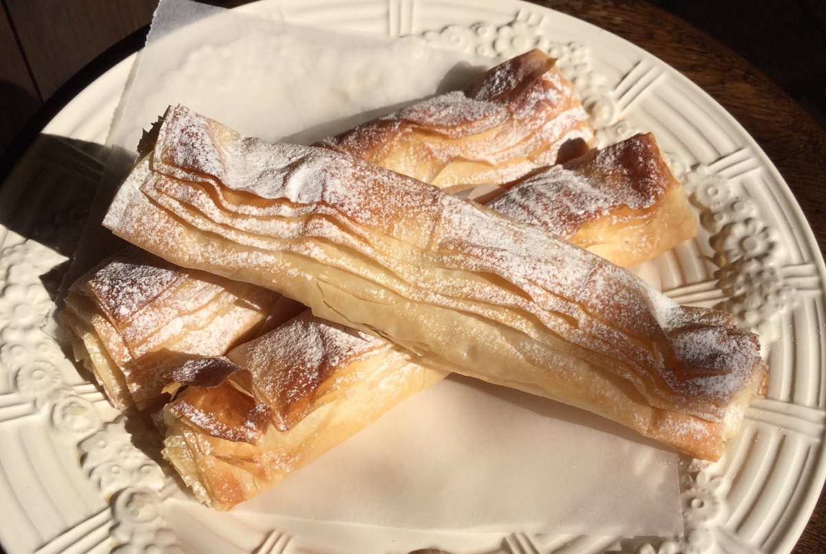 Castella Do Paulo V Twitter Boa Tarde パリパリサクサク 大人気のテントゥーガル 私もだいすき カステラドパウロ Castelladopaulo ポルトガル菓子 洋菓子 焼菓子 京都 北野天満宮 ポルトガル スイーツ 日本初 カフェ 無添加 お菓子 地元