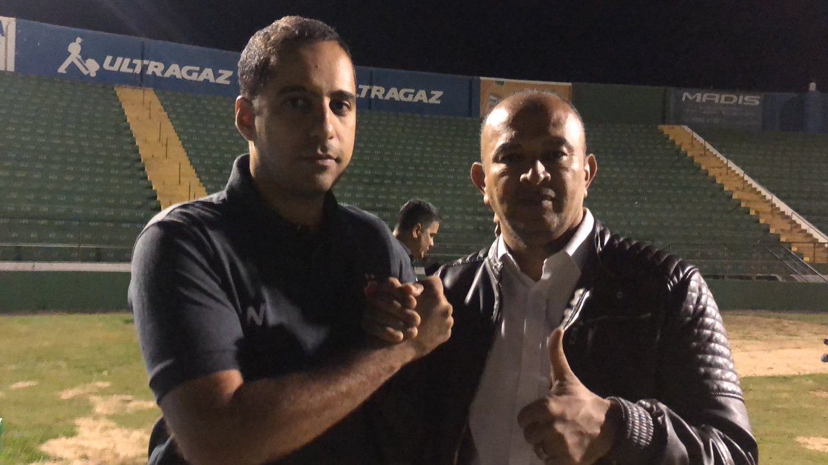 RafaelBessaFGH's tweet photo. Eles não entram em campo, mas fizeram um dos gols ⚽️ mais importantes da história recente do @VilaNovaFC 
Parabéns pela união #HugoBravo e #EcivalMartins https://t.co/aj4sFgbQIK