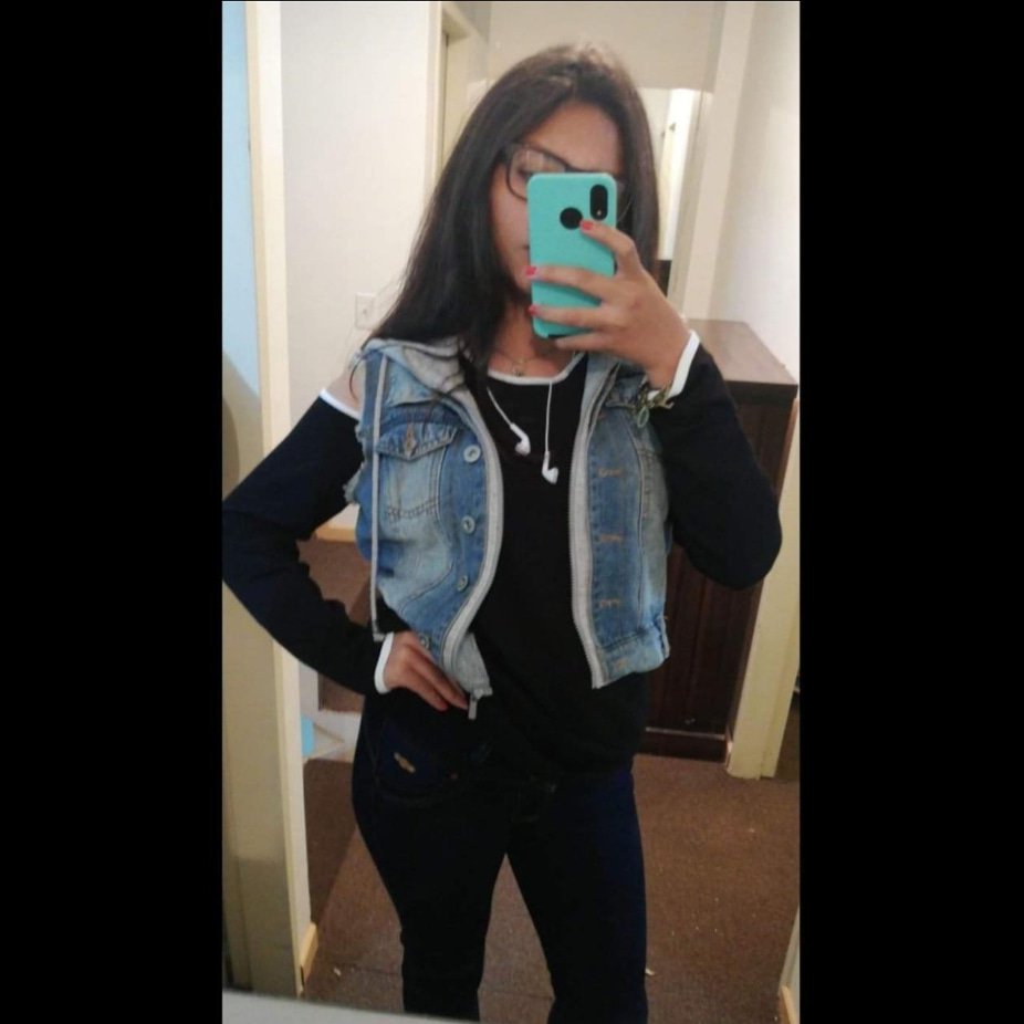 DomeAnah1's tweet photo. #siguemeytesigo #influencerstyle #influencerexperience #blogger #suiza #influencers #wolf #ecuador https://t.co/BZQ1gkVJFA