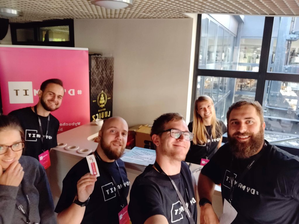 dynam_it's tweet photo. Wybuchowa ekipa gotowa na start! 💥Czekamy na Was w Browarze Lubicz, rejestracja rozpocznie się już za chwilkę 🔥 #dynamIT2019 https://t.co/d04PUAfB1D