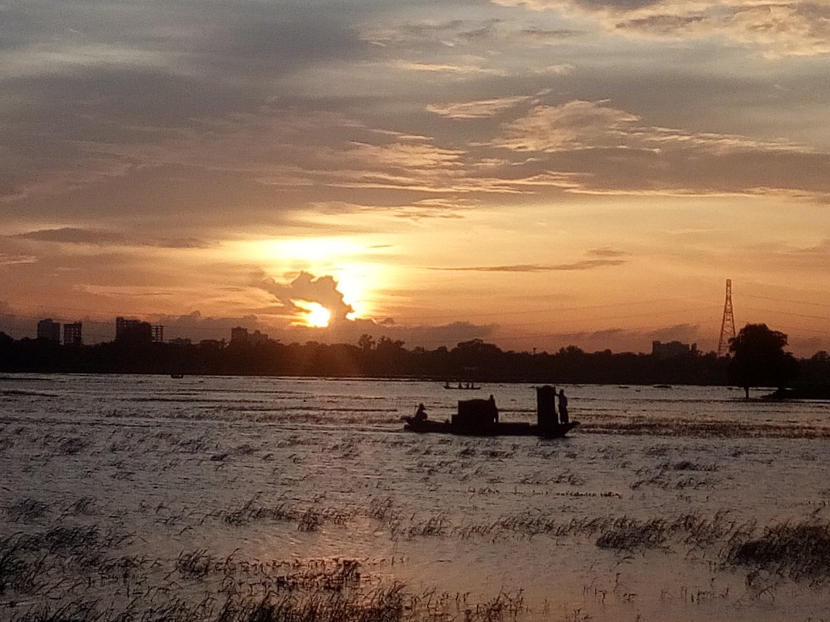 Evening are always a reflection of how your day was spent, it help relax your body and gives it the ultimate goal for making your day complete. A very good evening my friends.