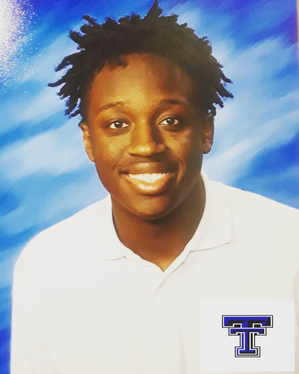 AmiriCrowder's tweet photo. Finishing my high school career @ TRINITY CHRISTIAN SCHOOL https://t.co/AfrEvJCfSo