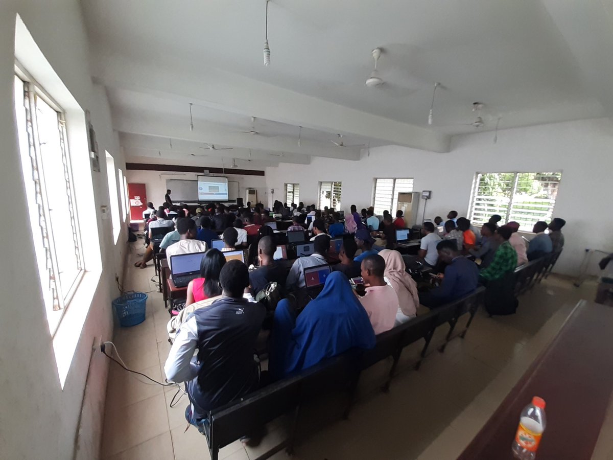 gdg_ui's tweet image. Developer Army in the University of Ibadan at our flutter event 😎😎😎

#Dscssa @googleafrica @googledevs @FlutterDev #dscui