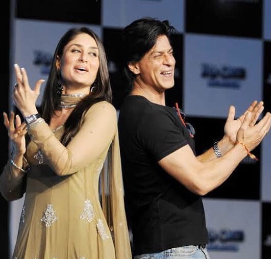 filmfare's tweet photo. RT if you want to see #KareenaKapoorKhan and @iamsrk together onscreen again! https://t.co/UJoBKKhyr9