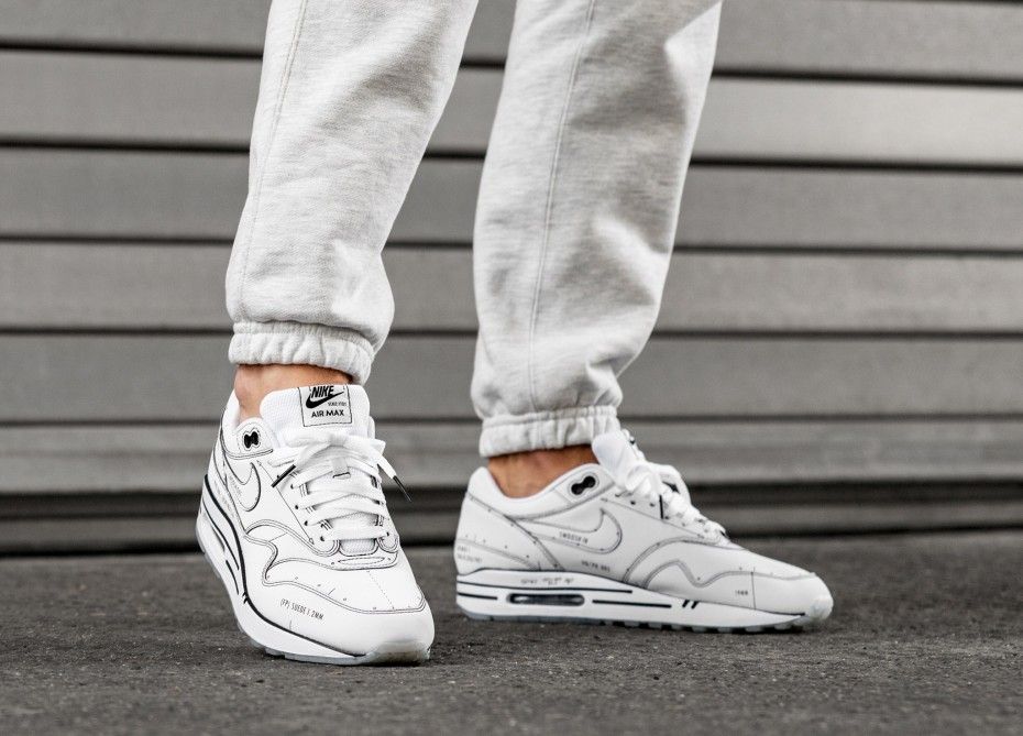 air max 1 schematic on feet