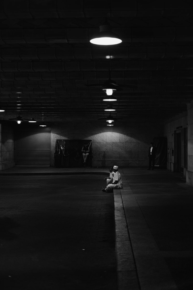 bagno's tweet photo. “well, i met you on a midway at a fair last year”

outside grand central terminal, nyc.

(Fuji X-T2) https://t.co/E7KfHVkKFo