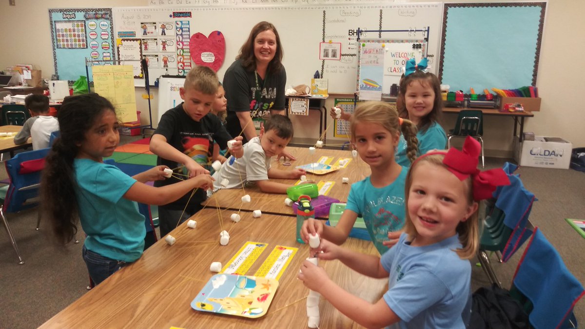 CathyPinteralli's tweet photo. Firstie Friends had fun on their first Friday of the school year building structures with marshmallows #Trailblazers @trinityelem https://t.co/NtvWlP3JMc