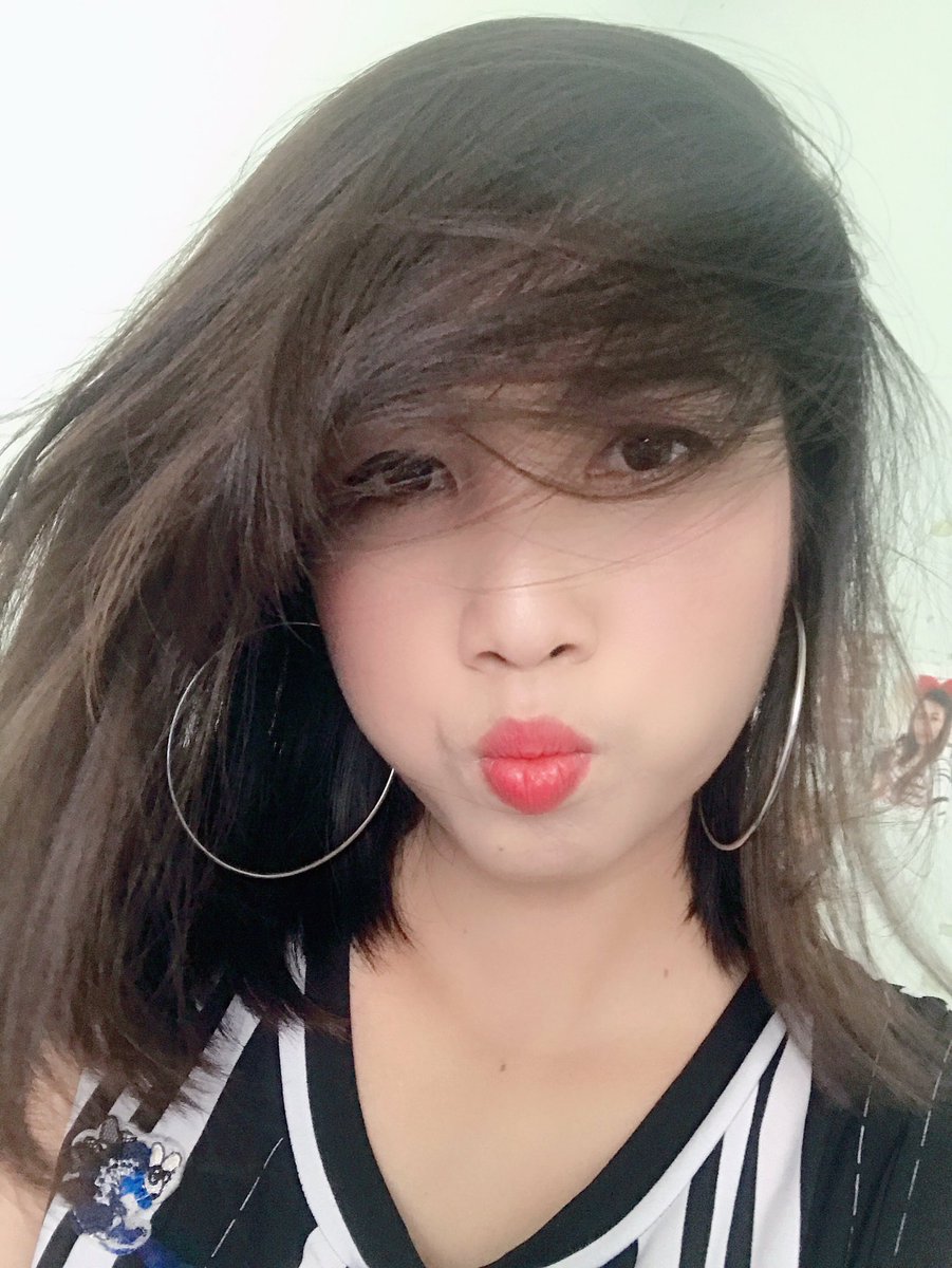 itoonza1's tweet photo. เรียนเก่งจะได้เป็นหมอ เรียนอะไรหนอจะได้หมอเป็นแฟน https://t.co/vBjD0Eyttb
