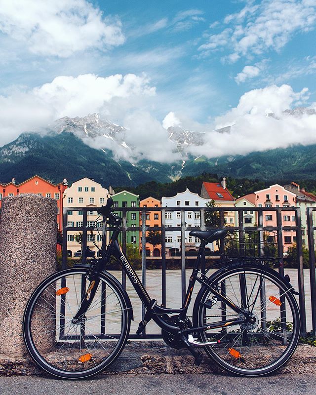 Innsbruck 💙
.
.
.
#innsbruck #austria #österreich  #ig_ikeda #sceniclocations #wonderlust #fotoencantada #visual_heaven #ig_europe #frame_killers #olharescom #postcardsfromtheworld #p3top #p3 #divinafotografia #ig_sharepoint #procaptures #wu_europe #… ift.tt/2Zensjy