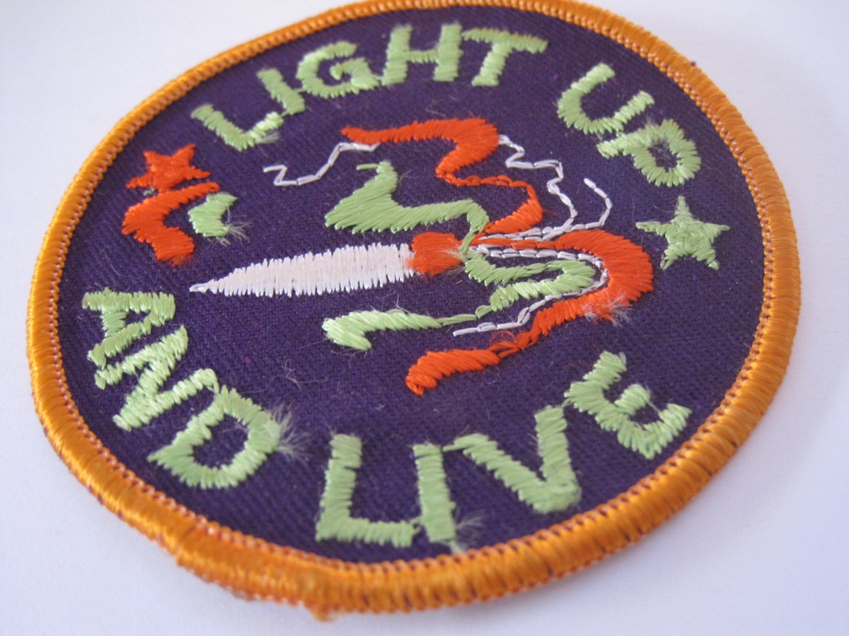 BySupply1's tweet image. Patch Light Up and Live Embroidery iron-On Patch, Jean Jacket Patch, New Old Stock, Lot of 1 by BySupply tuppu.net/9c4b26f2 #bysupply #Etsy #IronOnApplique