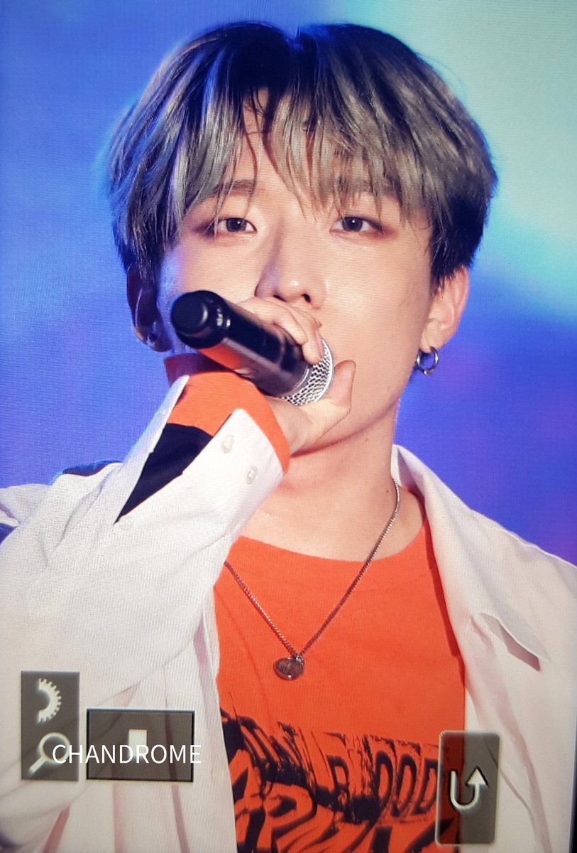 CHANDROME13's tweet photo. 190817 코엑스 케뮤페

상찬이가 삼성동에 가을 몰고 옴(๑˃̵ᴗ˂̵)

#디크런치 #D_CRUNCH #상찬 #OV #오뷔 #SANGCHAN @DIA_CRUNCH #Today_his_vibe https://t.co/1M2DJBFjNf