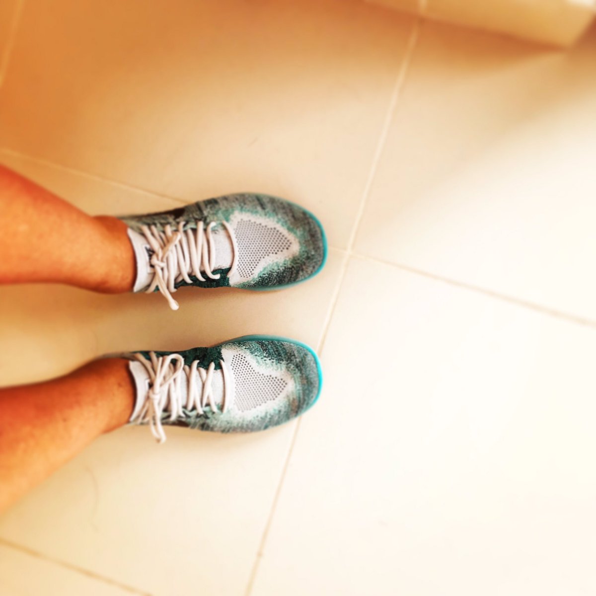 BijlJoyce's tweet photo. The #roadtorecovery is long.....progress is slow but step by step moving forward. At least my new running shoes match the @win4youth colors! #priorities #win4youth #pontoonsolutions https://t.co/FkQ5mtao2a