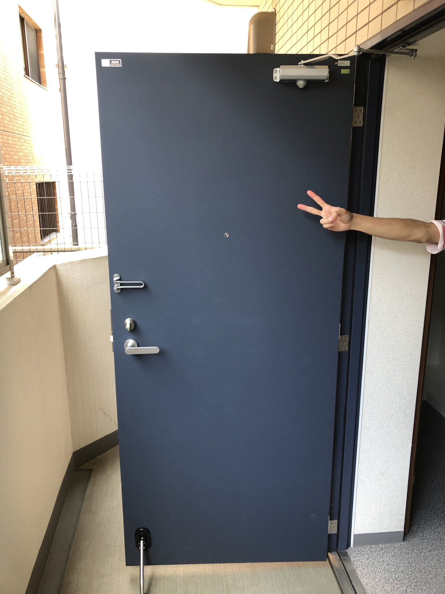 ねりたん これ新居のドアなんですけど 大学の後輩に トイレのドアみたいですね ってdisられた今のアパートのドアからずいぶん出世したな 見てるか オートロックでカードキーやぞ T Co Hriwbbkill Twitter ねりたん これ新居のドアなんですけど 大学の後輩に トイレのドアみたいですね ってdisられた今のアパートのドアからずいぶん出世したな 見てるか オートロックでカードキーやぞ T Co Hriwbbkill Twitter