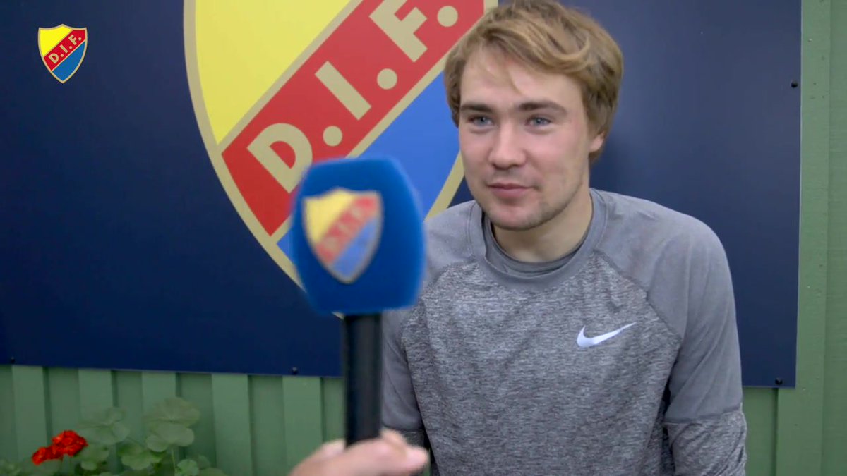 - Jag har riktigt bra koll på Djurgården: Simon Tibbling har mycket olyckligt drabbats av en stressfraktur i en fot.. Han har fått två veckor ledigt av Bröndby och passar då på att vara hemma i Stockholm och kör sin rehab hos Christian Andersson på… diftv.se/video/jag-har-…