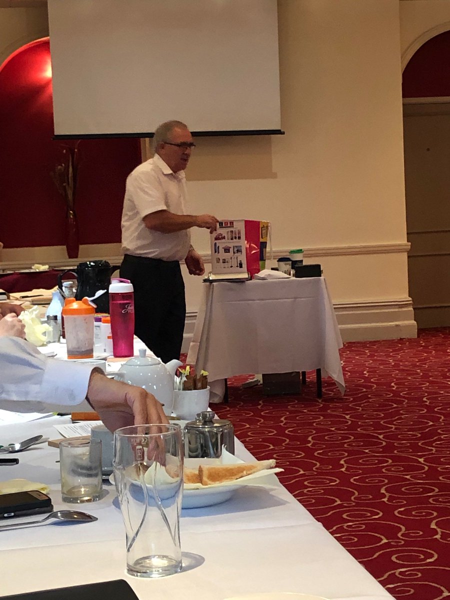 BowdonBusinessC's tweet photo. We always look forward to Stuart’s presentation &amp; his bottomless bag of promotional items! #printer #promotionalitems #branding #marketing #businesscards #banners l#diarys #keyrings #breakfastmeeting #altrincham https://t.co/QwK57UgTKK