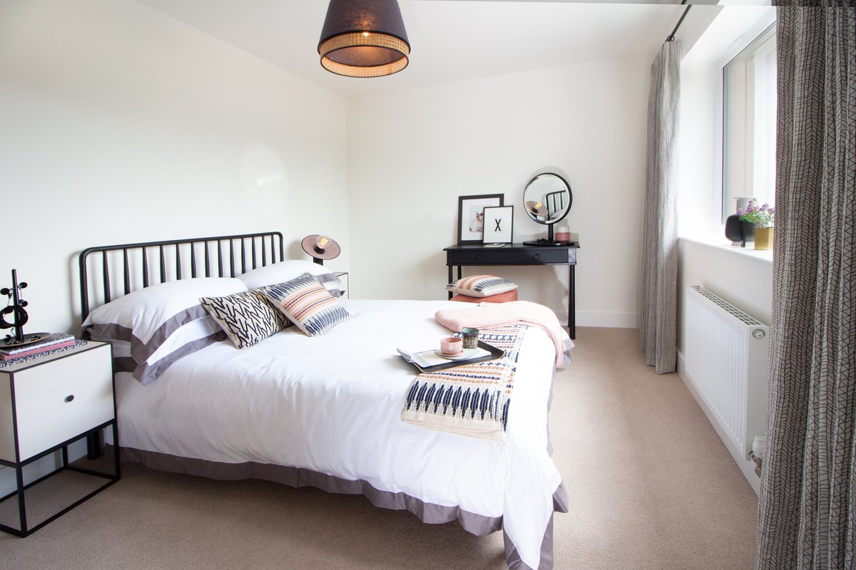We love the size of this beautiful second bedroom at one of our Kinnersley Properties at The Green - perfect for relaxing weekends! #newhomes #devon #exeter #property #guestbedroom