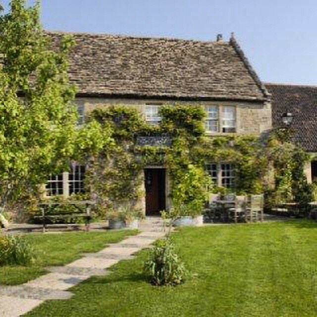 MWhitehouse123's tweet photo. My home from home this weekend #Thepeartree #Thepeartreeinn #Whitley #Wiltshire #Gastropub #Melksham https://t.co/Wq1kkWGuCu