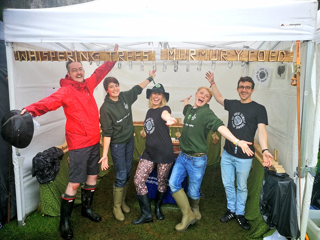 maryhgagen's tweet photo. The sun is out and @swanscience are ready for another day chatting about climate, trees and our mighty climate change jigsaw! Our stand is positively crawling with scientists so stop by if you're wandering through @EinsteinsGarden @GreenManFest! #TreesAreWonderful #GreenMan19 ๐ณ https://t.co/9b8MdOfcU0