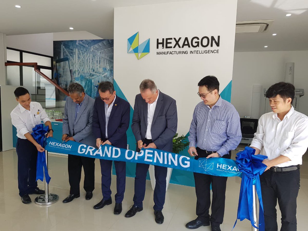 NorbertHanke's tweet image. Another Grand Opening! Our Hanoi office in Vietnam. Well done to all involved and best of luck to all the @HexagonMI team. #Makeitsmarter