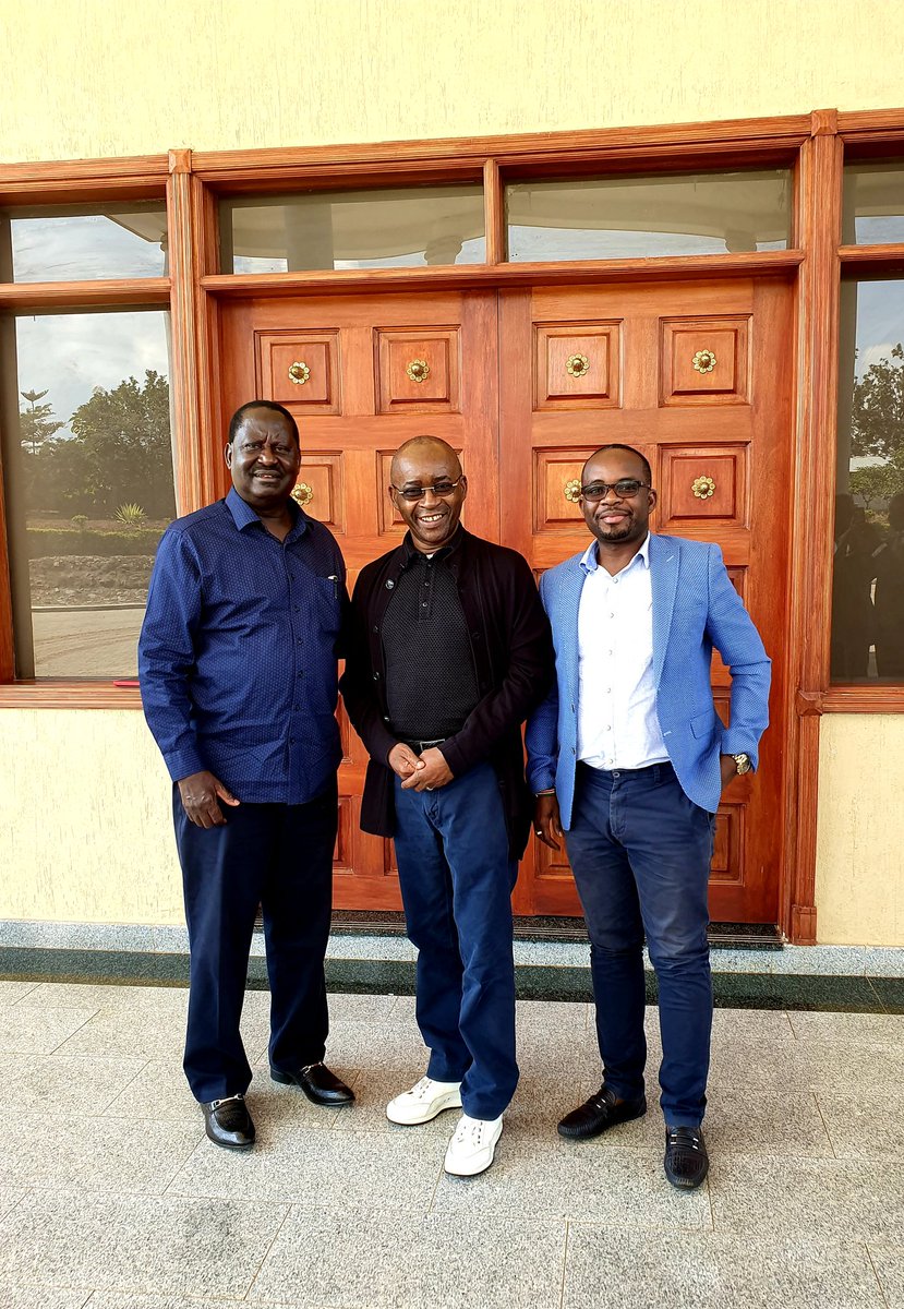 silasjakakimba's tweet image. This morning, ECONET Group Chairman Dr. Strive Masiyiwa,paid HE @RailaOdinga a courtesy call at his Riat Home in Kisumu. The 2 discussed the status of Africa's Infrastructure Dev't & compared notes on necessary steps to premier infrastructure agenda by National Gov'ts in Africa.