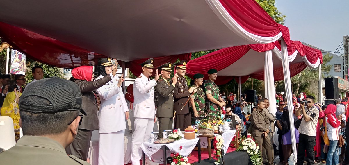DPPKB2's tweet photo. Karnaval Mobil Hias ...DPPKB...semangat....dalam Rangka HUT RI ke 74...#HUTPurwakarta https://t.co/lpVybqOCRF