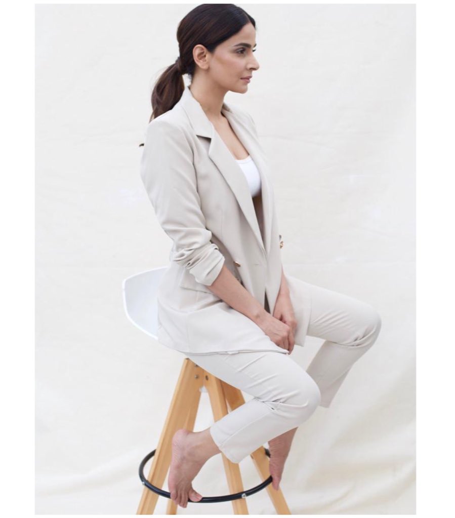 You Need To See These 8 Pakistani Celebrities Who Are Aging Beautifully!, image size:899x1023