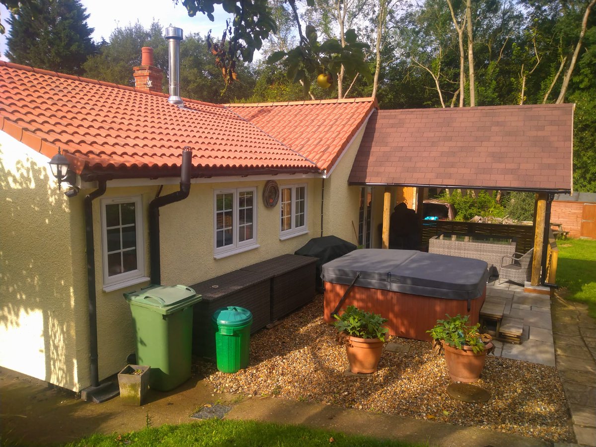 Scaffold down and render painted , very happy customer.
<a href="/BMIUKandIreland/">BMI UK & Ireland</a> Regent tiles
<a href="/ikoplc/">IKO PLC (UK)</a> Shingles
#Roofing
#Maidstone
mrandersonroofing.co.uk