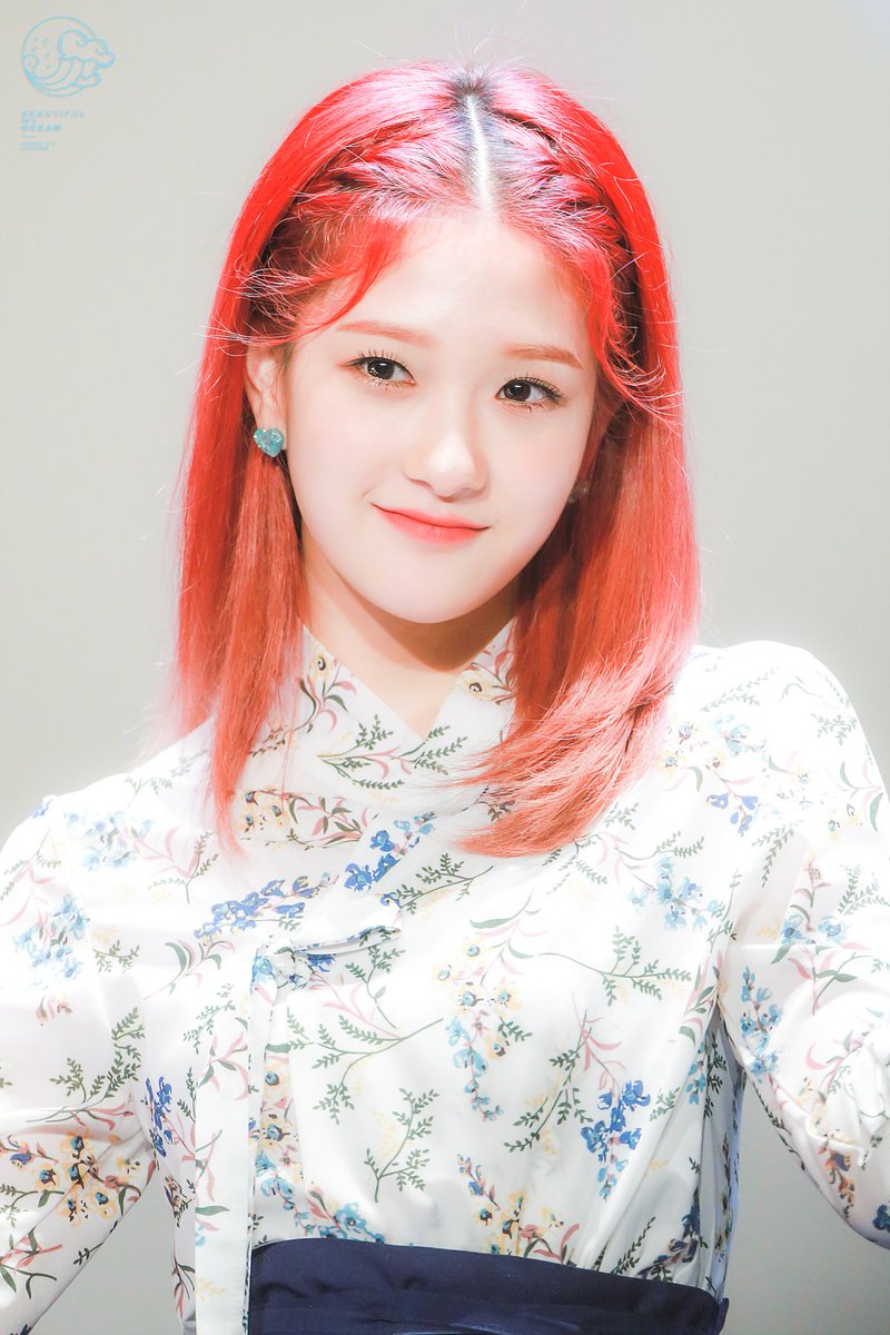 BMO_fromis's tweet photo. 190804 전주 팬싸인���

#이서연
#Seoyeon
#fromis_9 https://t.co/ygTGYBKxRc