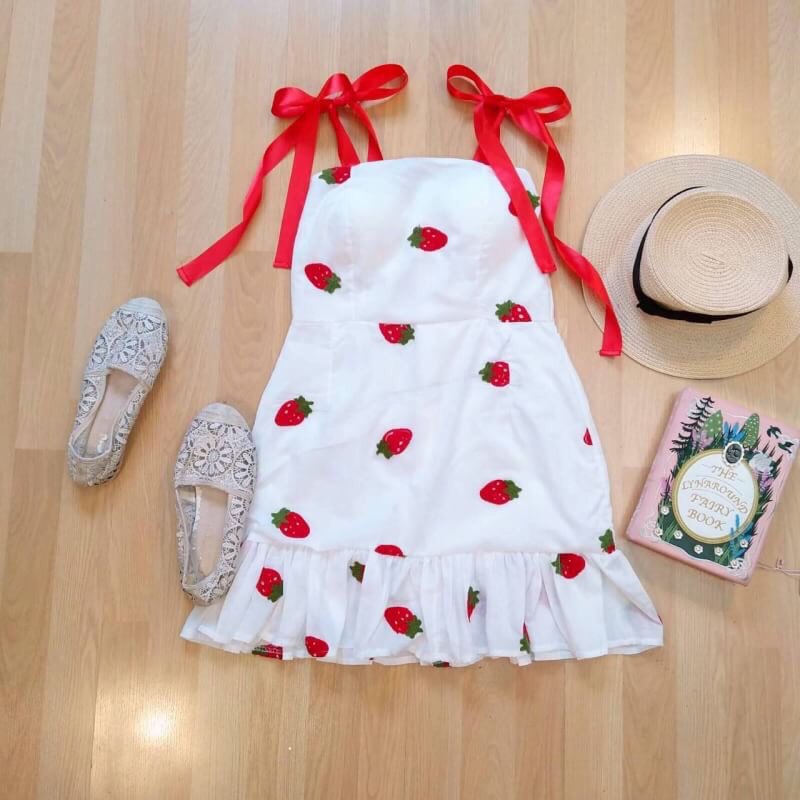 BoxtShop's tweet image. 🍓🍒เดรสผูกไหล่ ริบบิ้นใหญ่น่ารักค่าา อกเสริมฟองน้ำ สม้อกอกหลัง ซิปหลัง ผ้าค้อตตอนปักนูนสวย แต่งระบายชายน่ารักค่า

อก 32-34 เอว 23-28 สะโพก-36 ยาว 26” ไม่รวมสายผูกปรับได้

260.-
#HotelDelLuna #howtobeauty #HowtoPerfect #howtoperfectสิว #ความผีของผู้จัดRegistar #ปรมจารย์ลัทธิมาร