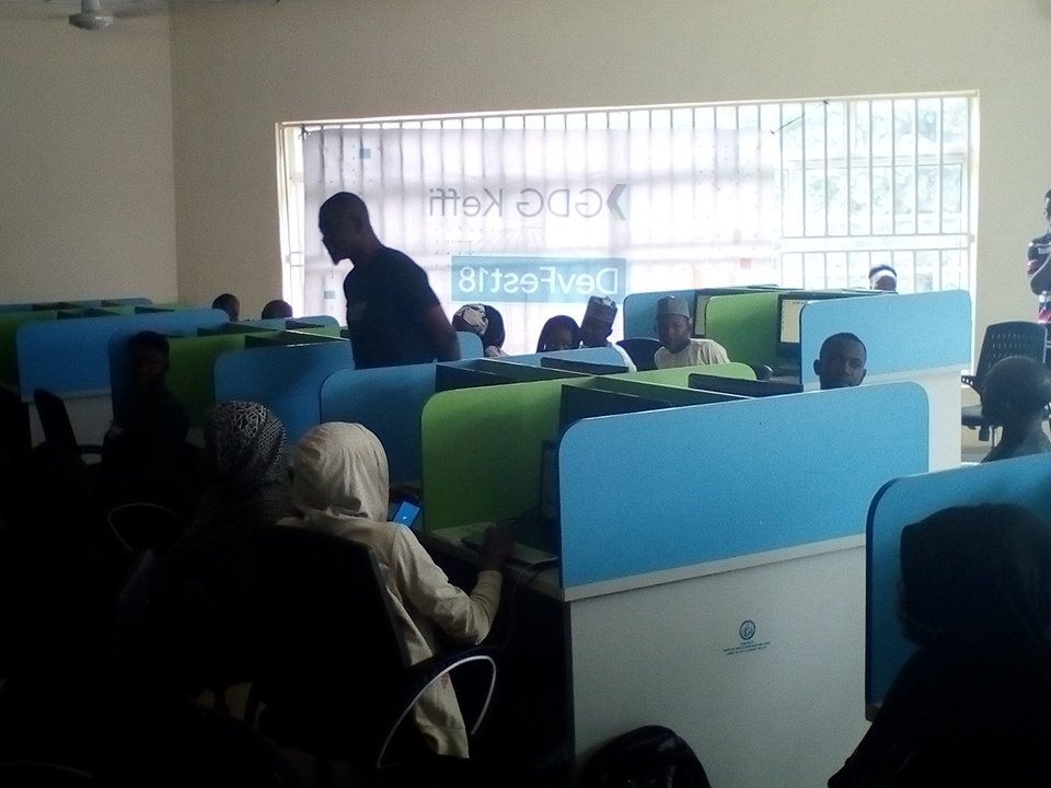 KingJamez_'s tweet image. #FlutterStudyJam
#FlutterstudyjamKeffi
Codelab session