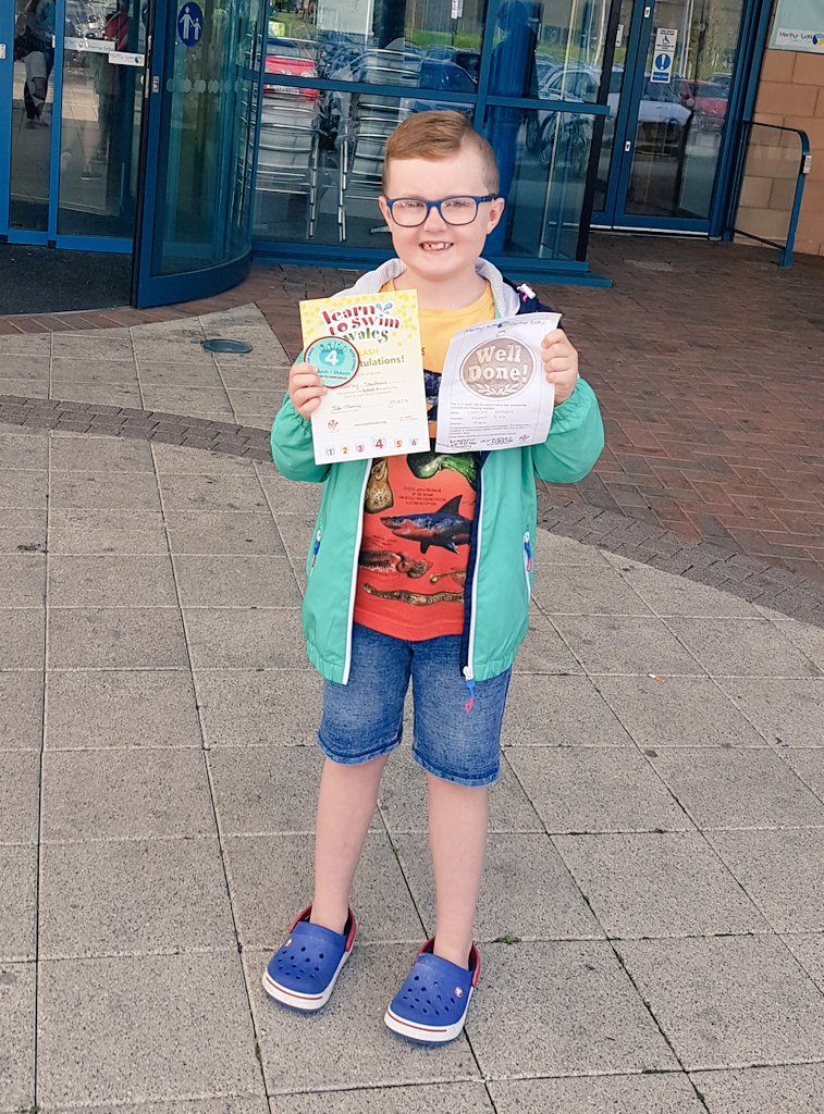 M_Stephen5's tweet photo. @YsgolBroSannan Charley passed his Splash 4 swimming today! Now onto Wave 1 - the big boy class ๐โโ๏ธ๐ #MyLittleFish https://t.co/ckeaEJyzYI
