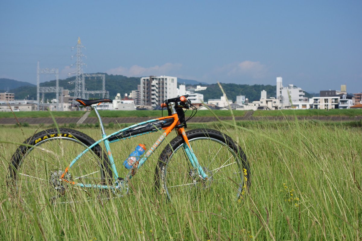 pika_hiroshima's tweet photo. 草原とRETROTEC

あっ、嘘です🤣🤣🤣

河川敷にRETROTEC

#retrotec #retroterbike #retrotecbikes #レトロテック #porcelainrocket #ポーセリンロケット https://t.co/alGU7jh5hM