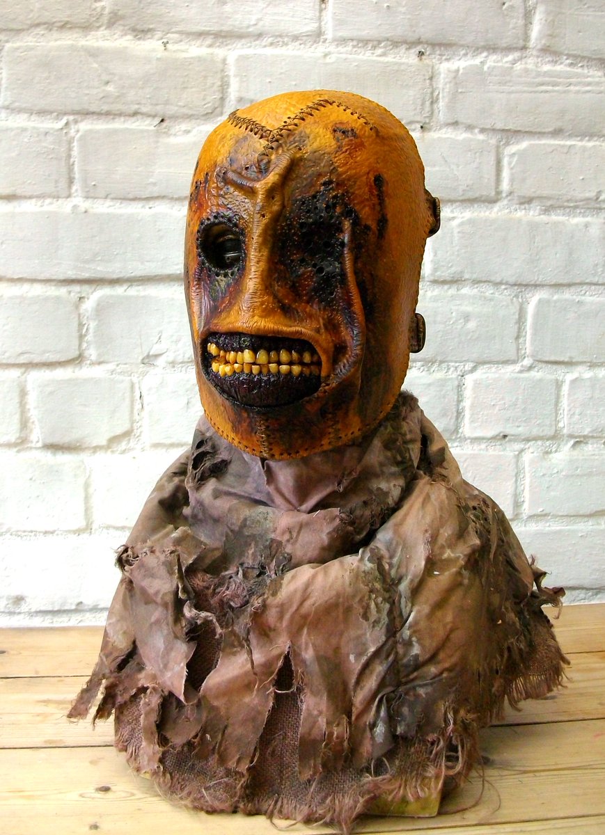 EmpiricEmporium's tweet photo. https://t.co/AQo8IfrGyw #LeatherMask #WarriorMask #HorrorMask #MaskCosplay #FantasyMask #DemonMask #MedievalMask #HandmadeMask #TraditionalMask #StitchedMask #ScaryMask #SkinMask #TeethMask https://t.co/a2GvrHpnnp