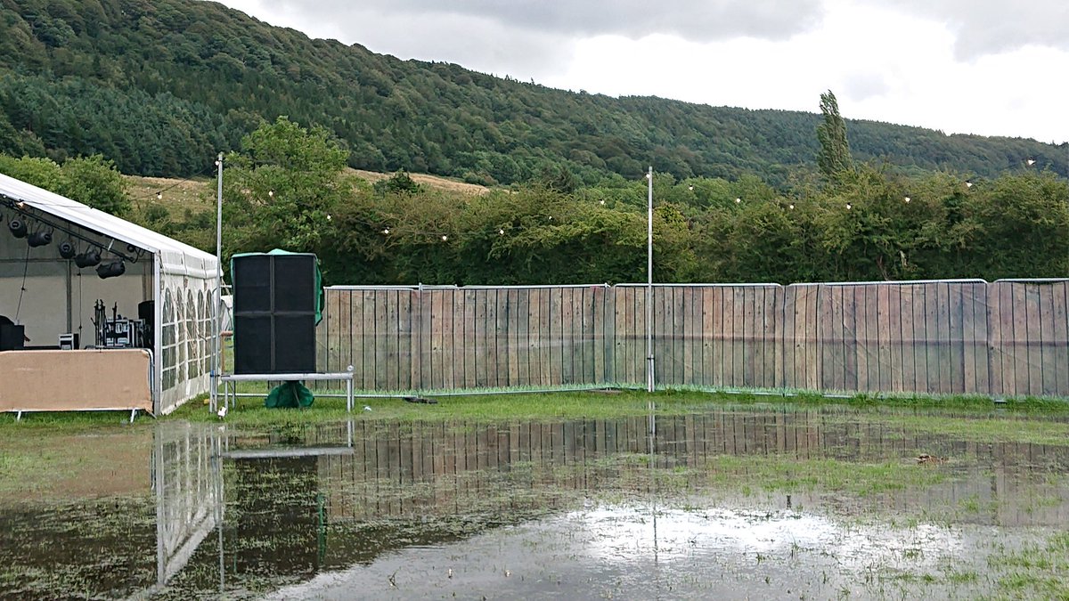 NickFogell's tweet photo. Spot the duck 🦆 getting in early for the bands @Peakender this morning 😀 https://t.co/Wv0K0c6aRF