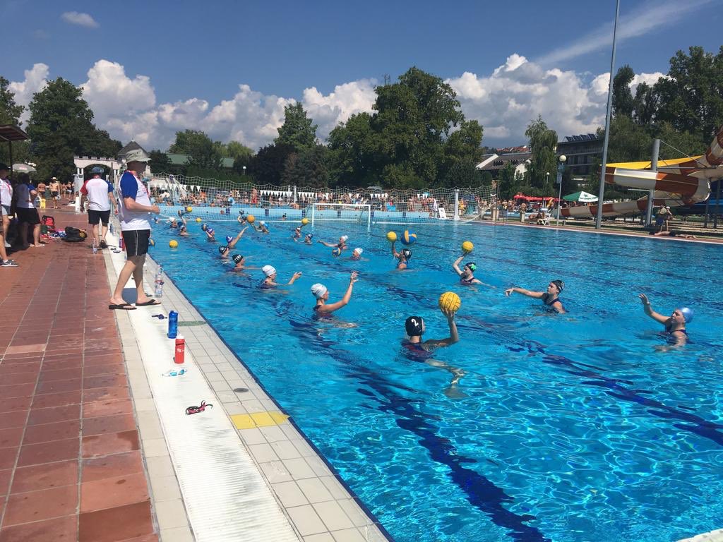 NationalWPcamp's tweet photo. #Day1 Our #NationalWPAcademy #Athletes enjoying their first #Water session of the tour 🇭🇺 The girls showing the locals their skills in the public pool &amp; the boys making the most of the indoor 50m 🤽🏻‍♂️💦🤽🏻‍♀️ #WaterPolo #Eger #FutureStars #SwimEngland https://t.co/pRLqCTCv4o