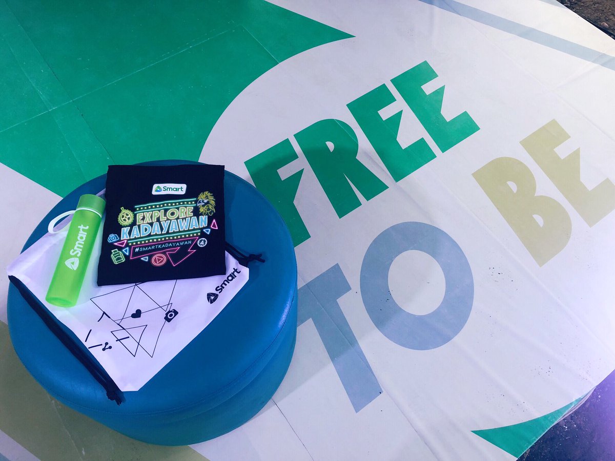 LiveSmart's tweet photo. Get your #ExploreKadayawan gear right here at the Smart booth! Swag bags up for grabs when you participate in the different fun booth activities. #SmartKadayawan https://t.co/uD4KI4EzuK