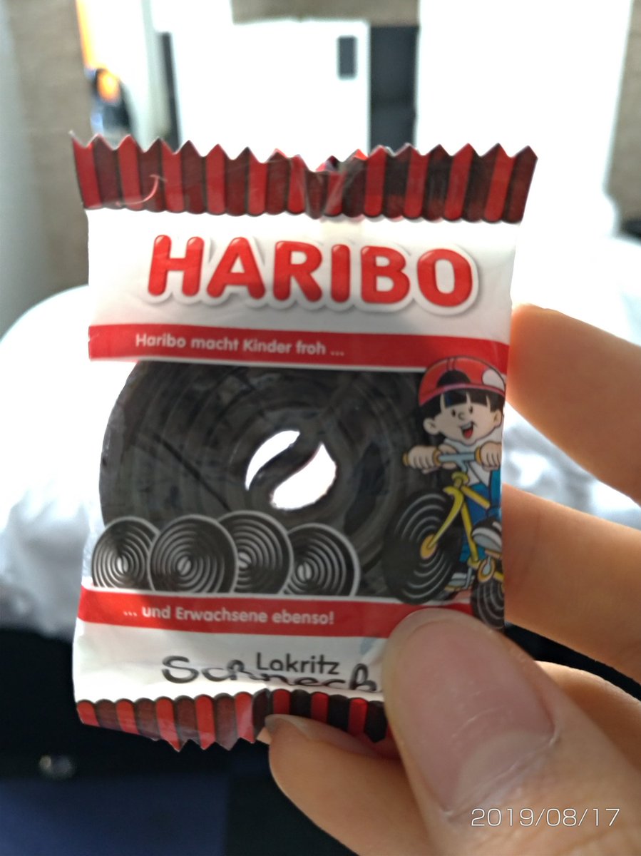 チーバくんの口元 Auf Twitter これはまずいことで有名なタイヤグミ 一口かじったけどまずかった こなみ チーバくんのドイツ旅行