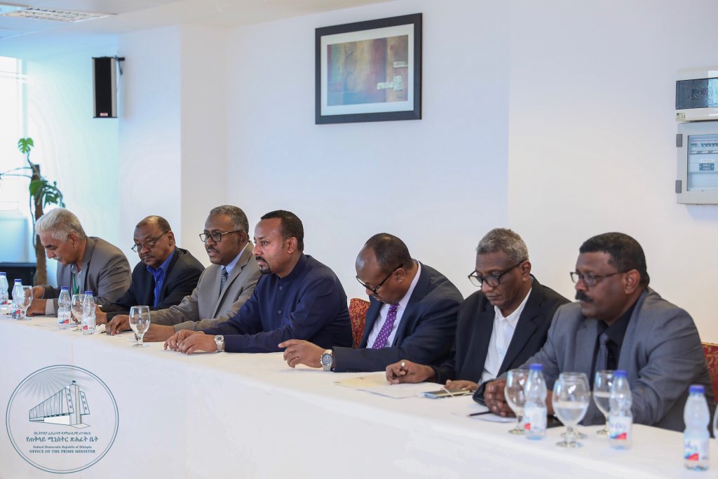 Members of the FFC met with PM Abiy Ahmed ahead of the signing ceremony. Appreciating him for the role #Ethiopia played in facilitating the agreements, they expressed that the constitutional and political agreements will lay a foundation for sustainable democracy and dev’t. 1/2