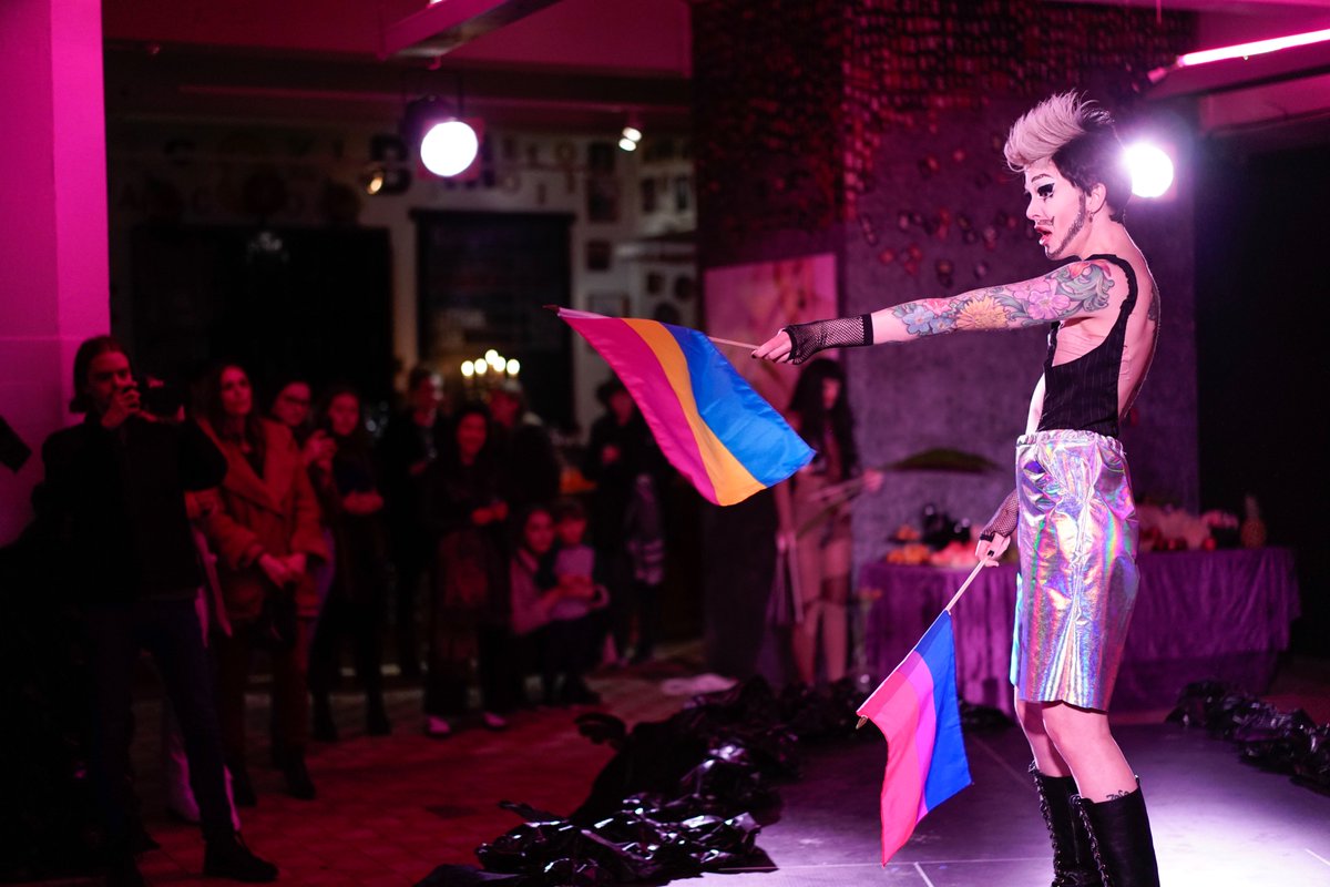 Happy Pride Reykjavík 
🏳️‍🌈❤️🧡💛💚💙💜🖤🏳️‍🌈
.
.
.
Frá sýningunni Kynjakokteill á HönnunarMars 2019// from the show Gender Coctail on DesignMarch 2019
#hönnunarmars #designmarch #design #iceland #gaypride