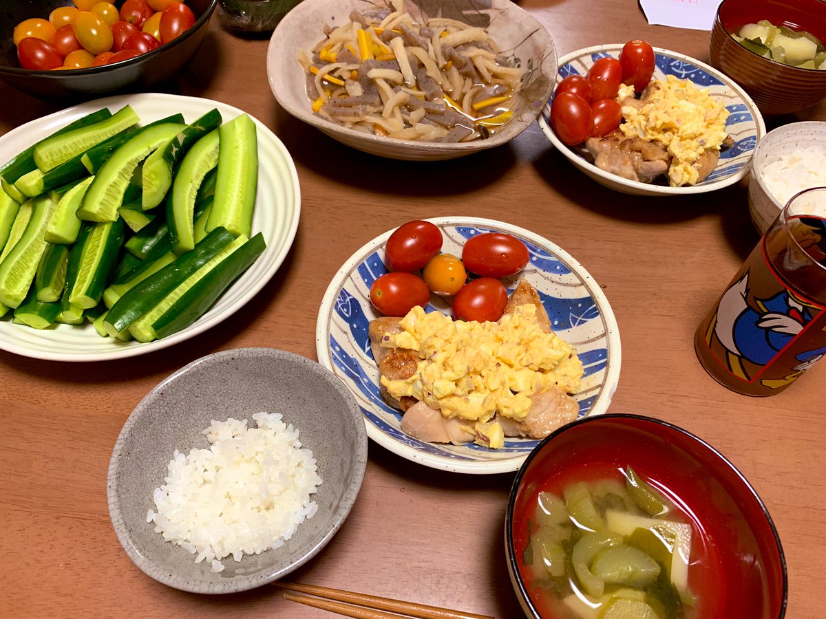 牡丹あきほ Twitter वर 母 お母さんご飯作るよ 私 嫌 今やさぐれて元気ないから揚げないタルタルチキン南蛮作るの 母 作り方は お母さん作るよ 私 嫌 あっち行って º言º 憂さ晴らしに台所を占領して夕ご飯を作る悪い娘である 料理