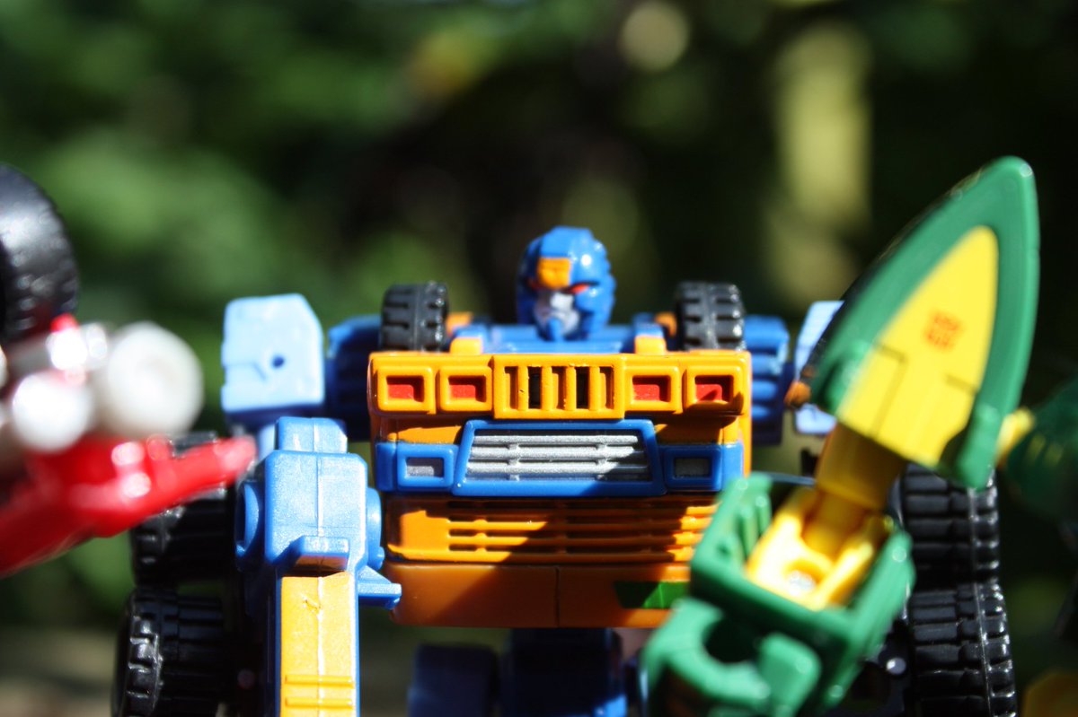 tycondriusfitz's tweet photo. smol bots. Cosmos , Windcharger and Huffer .#Transformers #TransformersCosmos #TransformersHuffer #TransformersWindcharger @Hasbro @transformers #Hasbrotoys @MarcusPlato @michaelmercy @copperbotshots @Peaugh @ToyboxSoapbox https://t.co/cyDowTGnOl