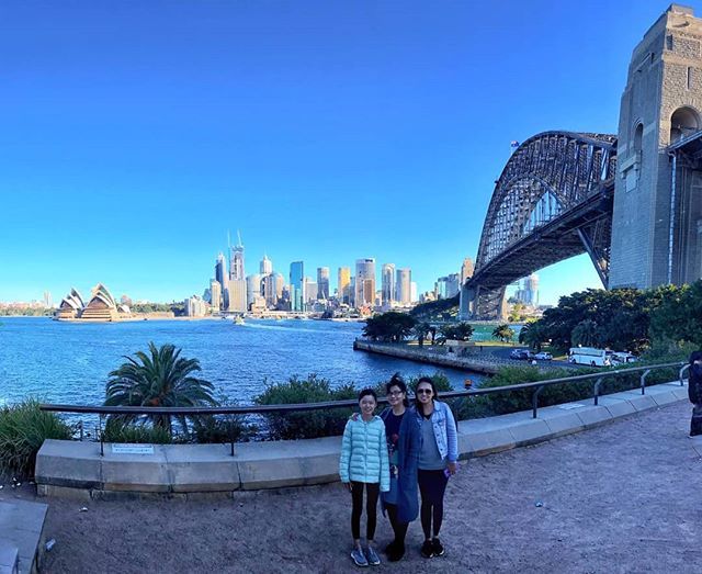 Mom's last day in Sydney and glad the weather's so gorgeous. ❤❤❤ .
.
.
.
.
#familytime #mymomisthebest #sydney #sydneyoperahouse #sydneyharbourbridge #iconicsydney #sydneylocal #sydneytourism #milsonspoint #visitsydney #sydneyaustralia #travelgram #sydneytravel #wanderlust #…